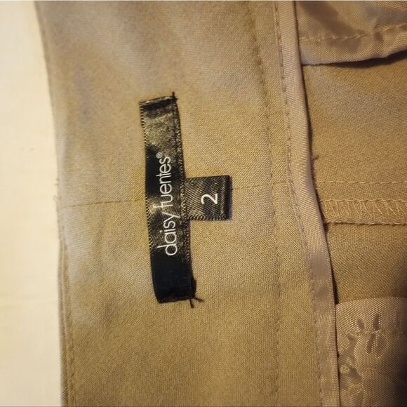 Daisy Fuentes dressy tan capris - Picture 4 of 9